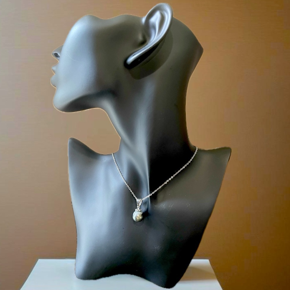 NWOT Genuine Natural SouthSea Pearl Round Gray 11.7mm in Micron Setting necklace
